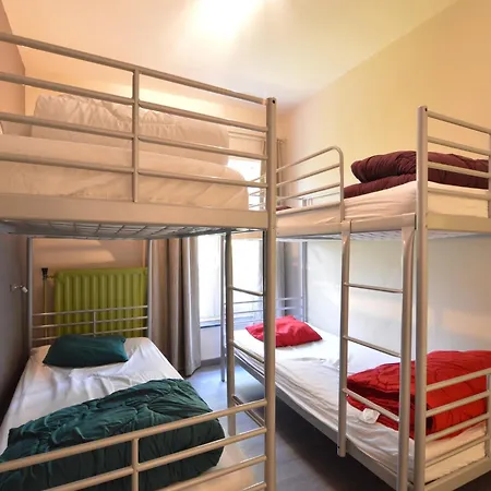 Comfortable In With Garden, Cleaning Included Holiday home *