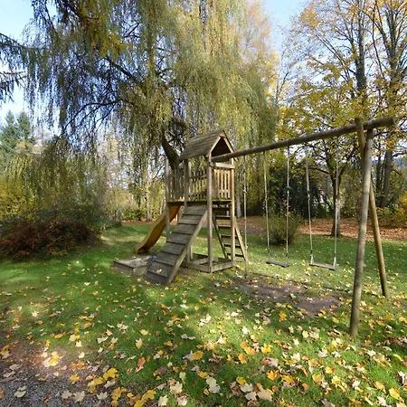 Comfortable In With Garden, Cleaning Included Holiday home